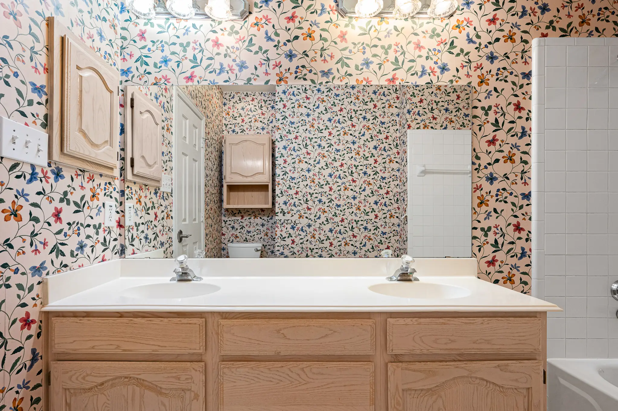 before Plano bathroom remodel